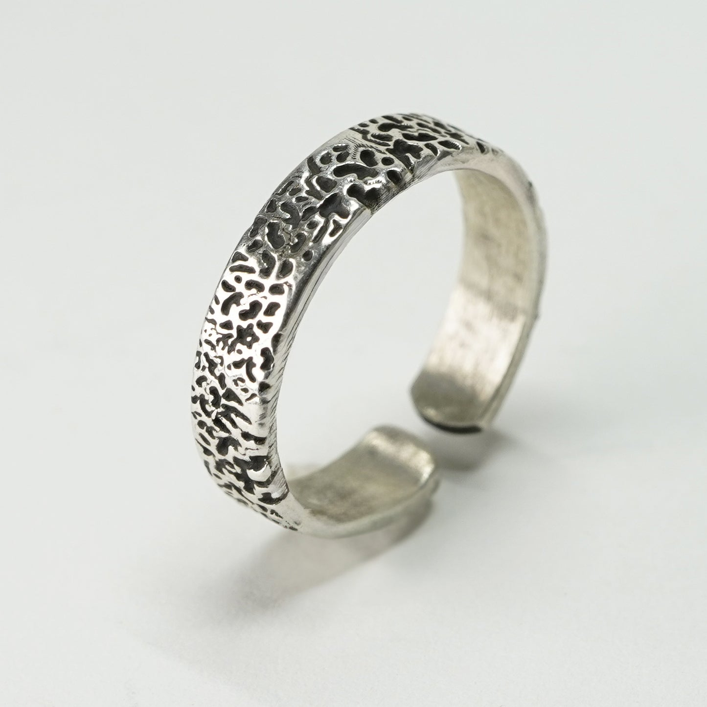 LEO RING