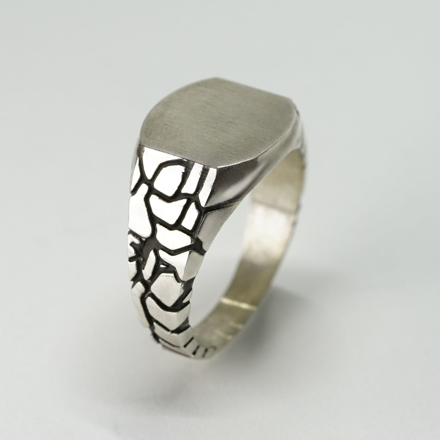 SAFARI RING