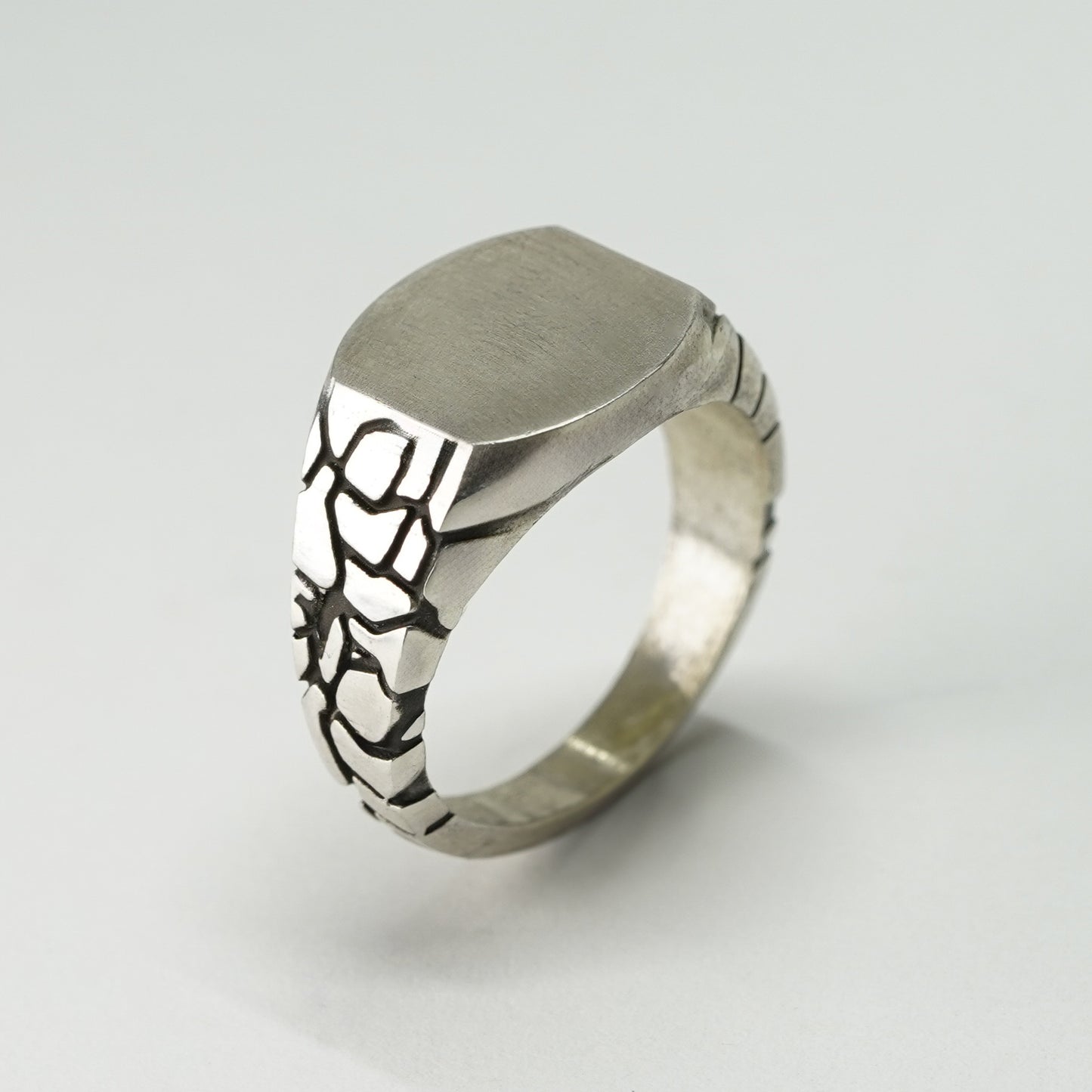 SAFARI RING