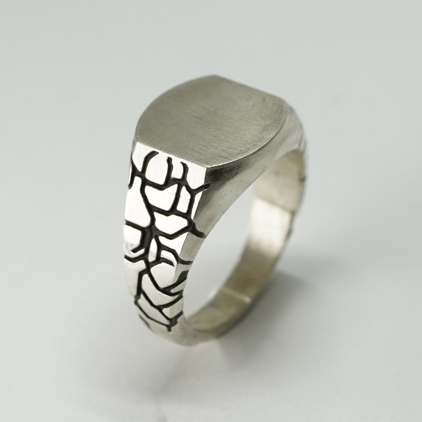 SAFARI RING