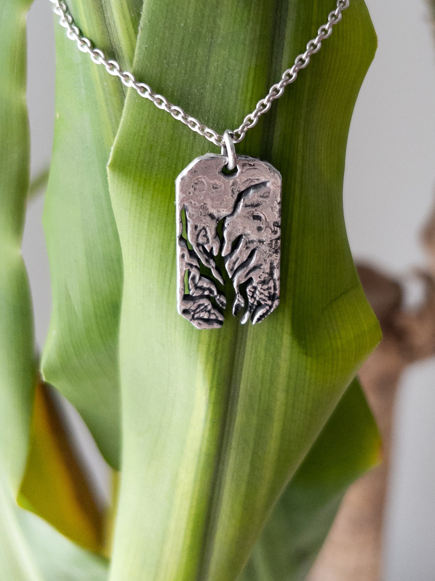 ROOTS PENDANT