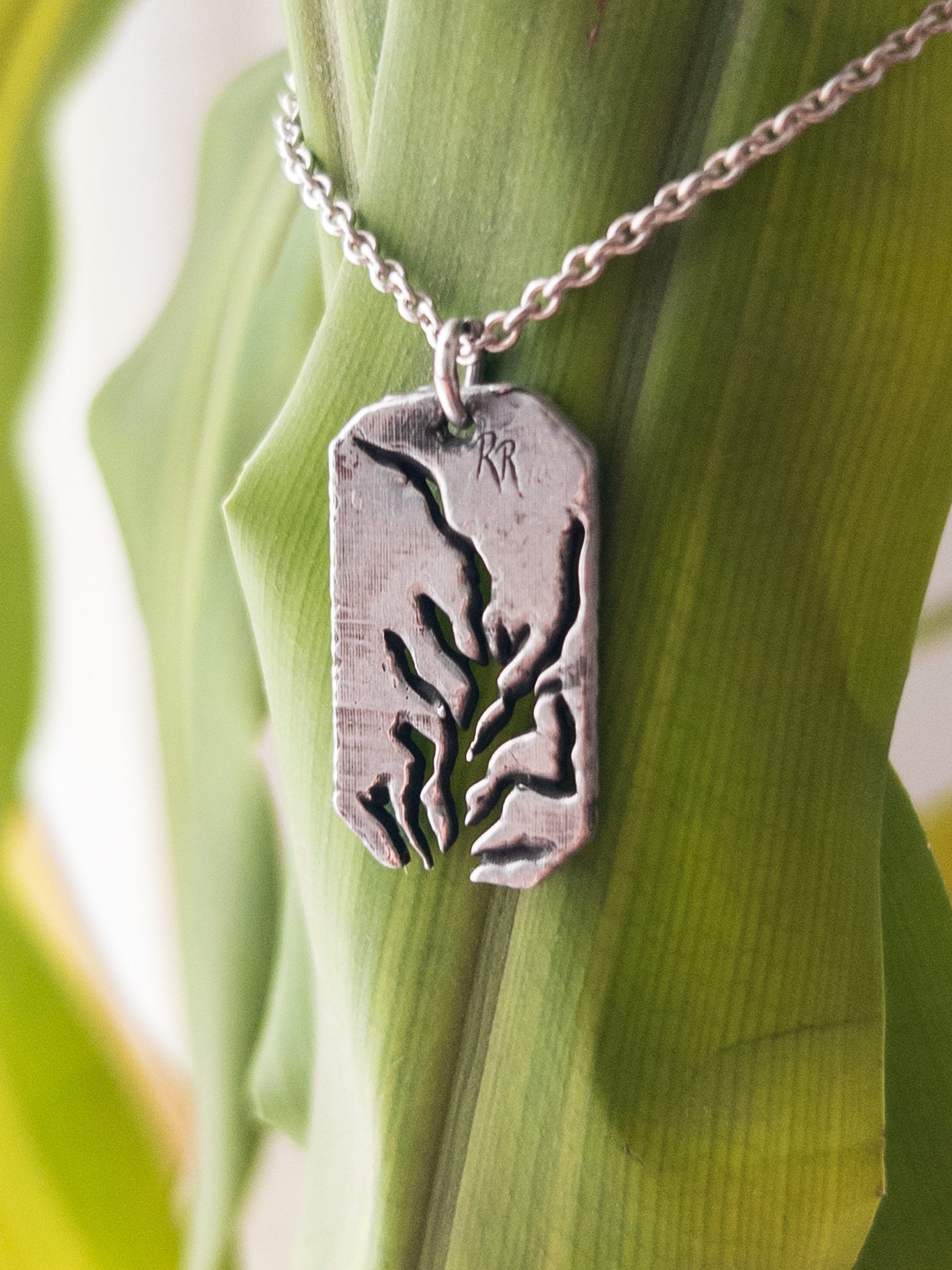 ROOTS PENDANT