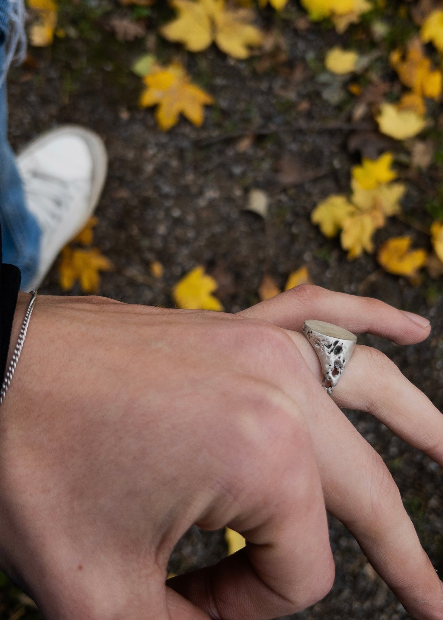 MOON SIGNET RING