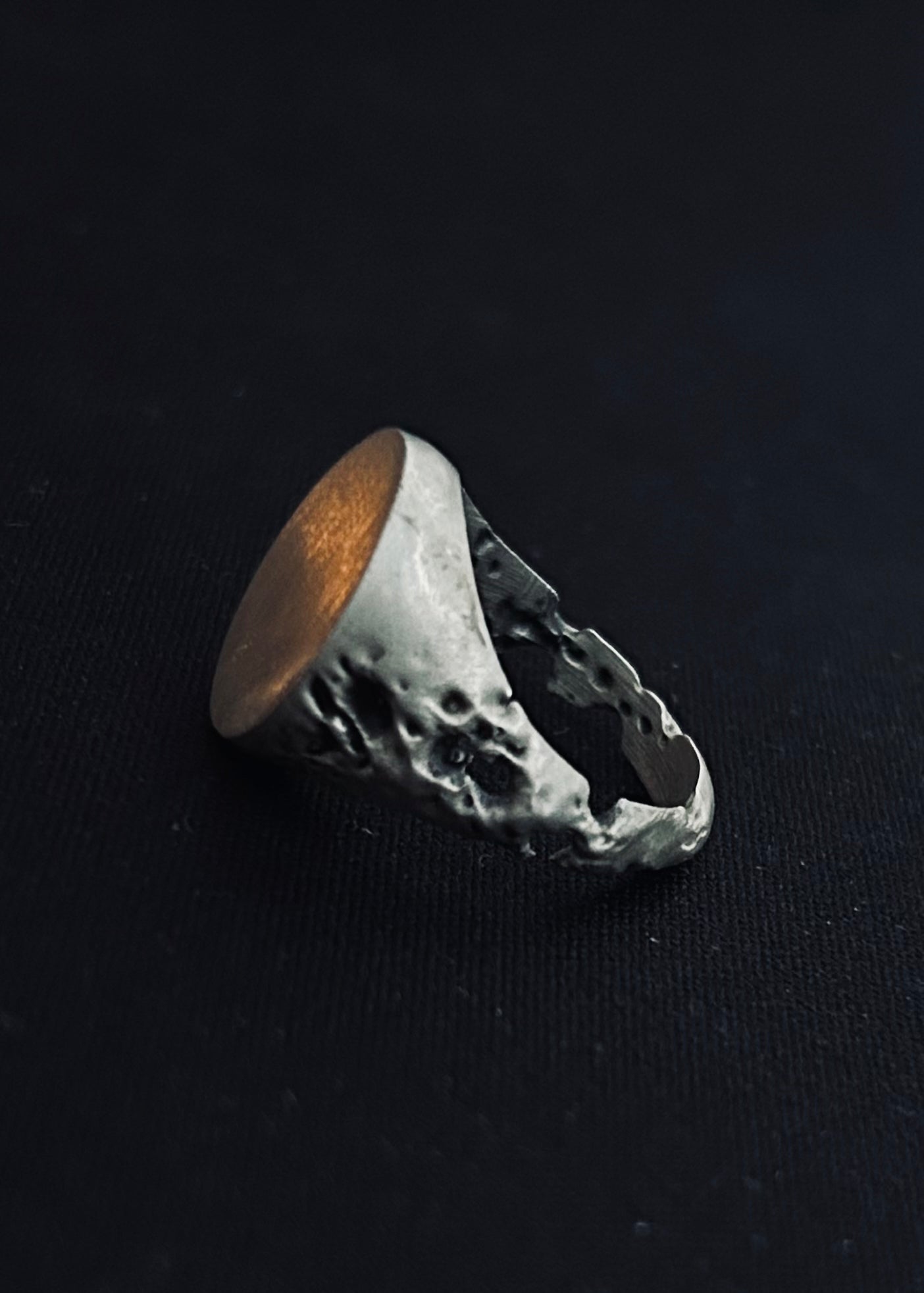 MOON SIGNET RING